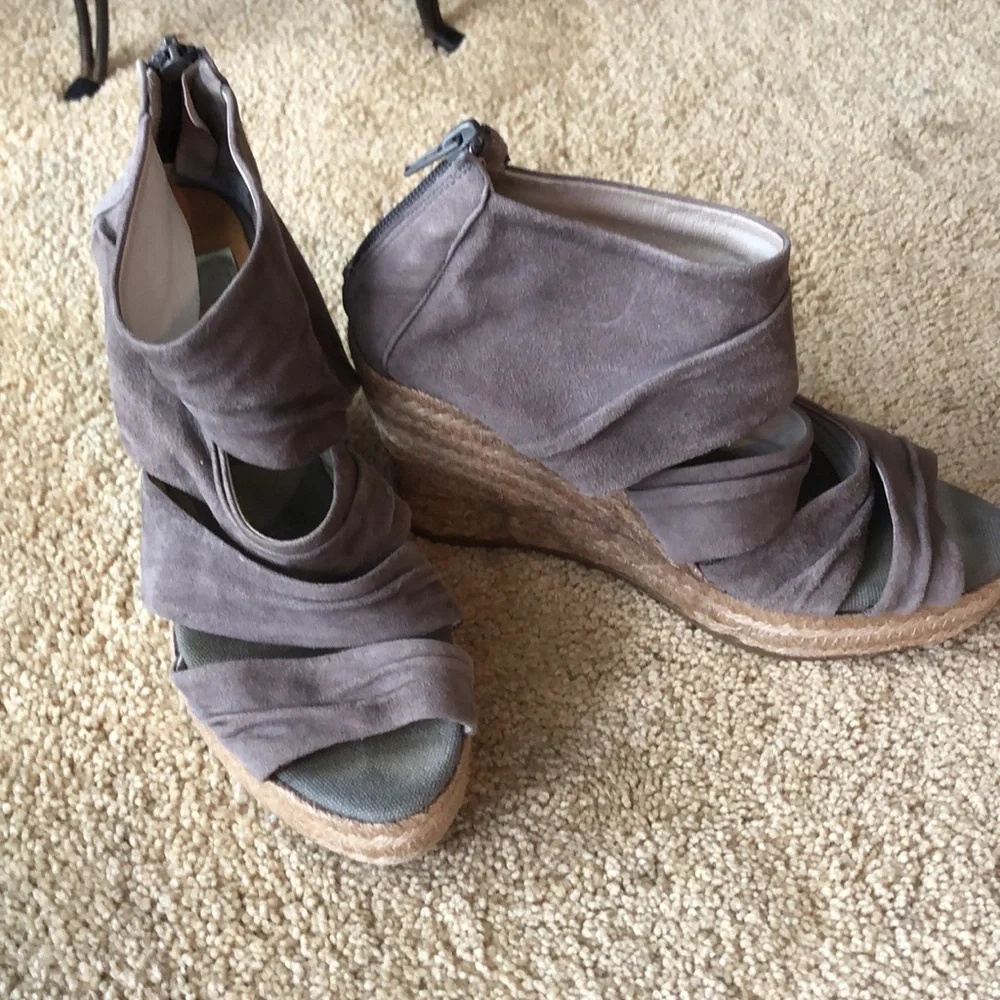 KANNA GRAY SUEDE ESPADRILLE WEDGES • sz 37